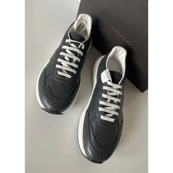 Bottega Veneta Men display picture 2